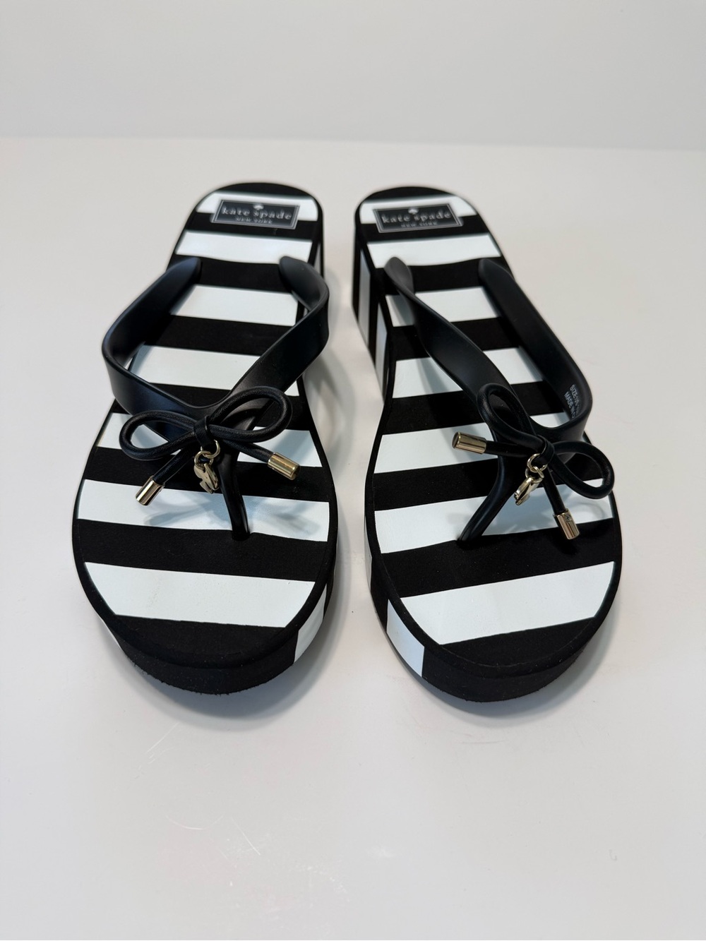 kate spade Rhett Black White Stripes Wedge Platform Thong Sandals Bow Size 10 - Picture 4 of 15
